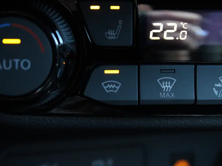 Nissan Juke 1.6 Hybrid 143PK N-Design Automaat Navigatie,  Achteruitrijcamera, Keyless Entry & Start, Stoel & Stuurverwarming, Parkeersensoren Voor & Achter afbeelding 30