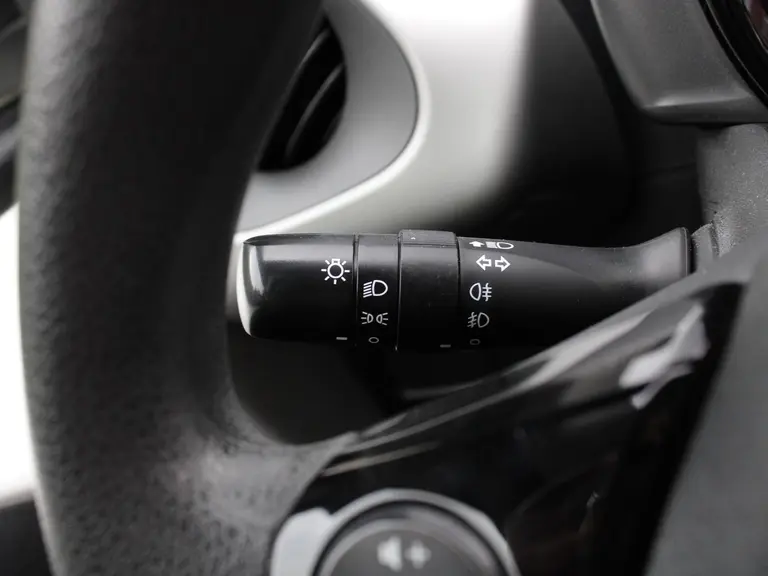 Peugeot 108 Active 1.0 e-VTi 68PK Airco, Bluetooth, Elektrische Ramen Voor, LED Dagrijverlichting afbeelding 14