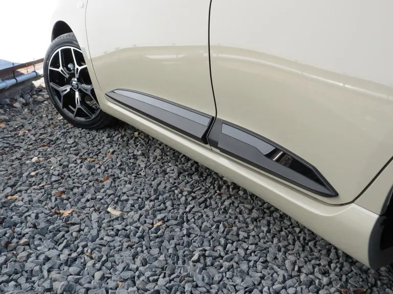 Suzuki Swift 1.2 Select Smart Hybrid, SPECIALE JUBILEUM 17 inch velgen, Striping pakket en Shark Fin Antenne afbeelding 30