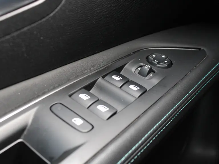 Peugeot 3008 1.2 PureTech 130PK Allure Automaat Navigatie, Achteruitrijcamera, Keyless, Elektrische Achterklep, Perkeersensoren afbeelding 18