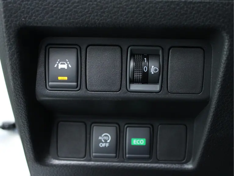 Nissan QASHQAI 1.2 N-Connecta Automaat Trekhaak, Panoramadak, Cruise en Climate Control, Achteruitrijcamera afbeelding 31