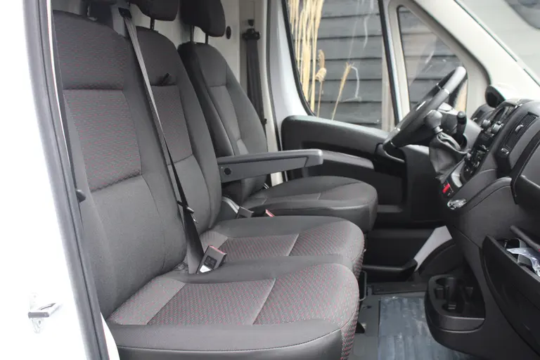 Citroën Jumper 2.2 BlueHDi 120 L1H1 3.0t Cruise Control, Leder Stuurwiel, Climate Control, Audio/Bluetooth, Parkeerhulp achter . afbeelding 27