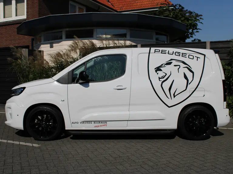 Peugeot Partner 1.5 BlueHDi 130PK EAT8 Automaat L1 White & Black Edition, Navigatie, Airconditioning, Camera Achter + Zijkant, Parkeerhulp voor & achter, Trekhaak afbeelding 3
