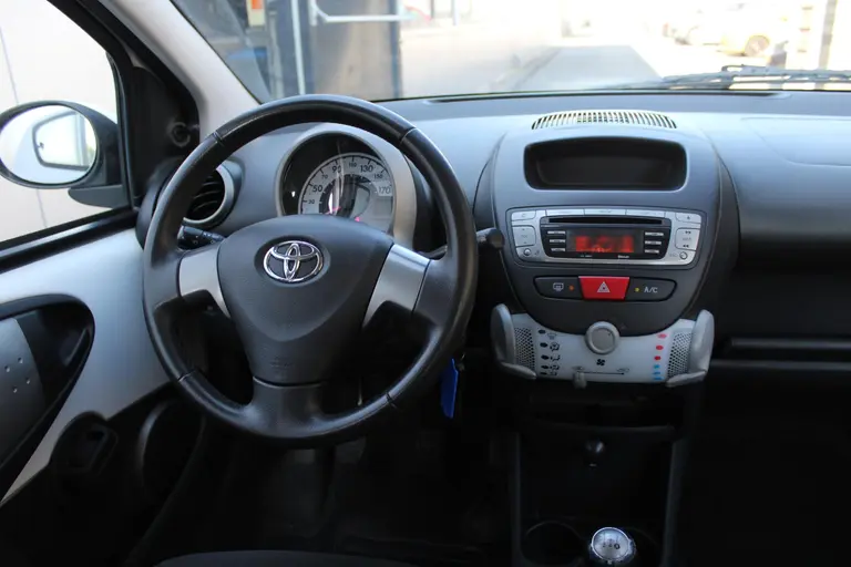 Toyota Aygo 1.0 VVT-i Aspiration 5 Deurs, Airco, Radio/CD, Bluetooth, elec.ramen, Centr.vergrendeling op afstand afbeelding 15