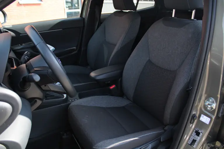 Toyota Yaris Cross 1.5 Hybrid Dynamic Automaat Achteruitrijcamera, Bluetooth, Airco Automatisch, Cruise Control Adaptief, Navigatie afbeelding 6