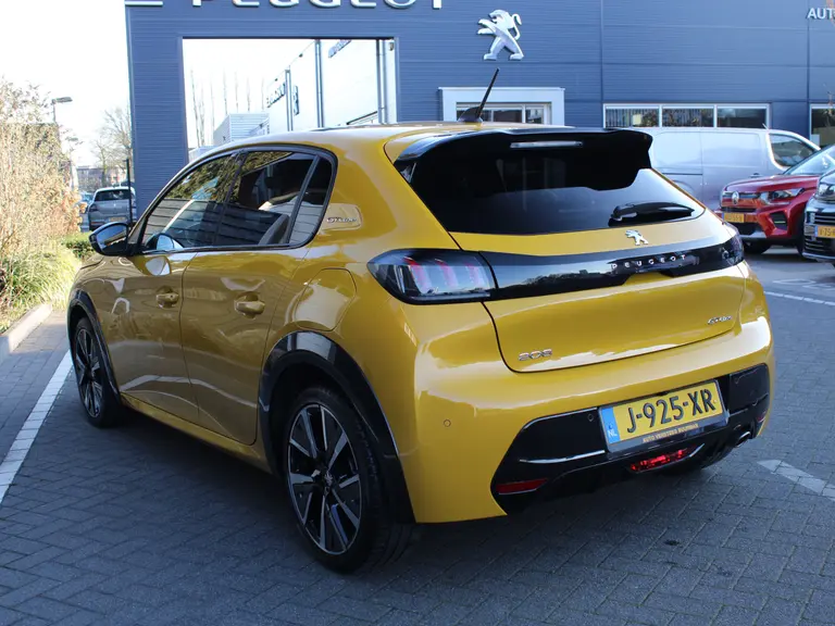 Peugeot 208 1.2 PureTech 100PK GT-Line EAT8 Automaat Navigatie, Panoramadak, Camera achter, Parkeerhulp voor & achter, Climate Control afbeelding 7