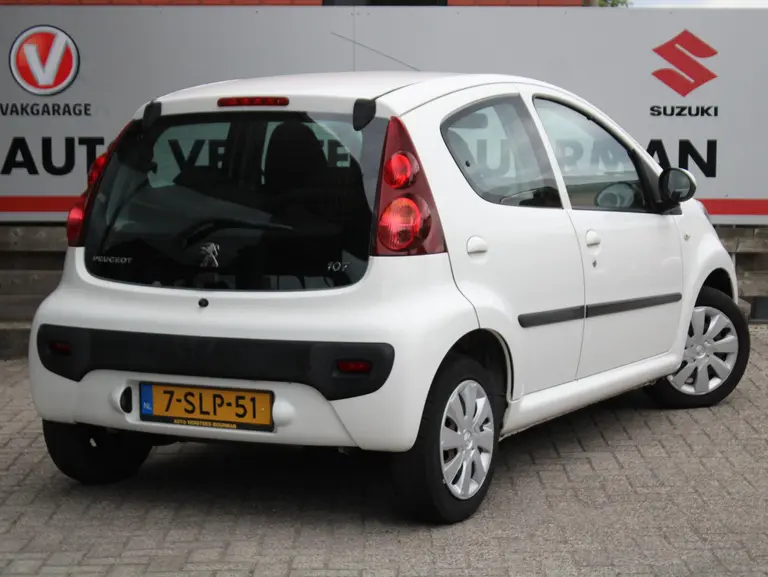 Peugeot 107 1.0 Active afbeelding 2