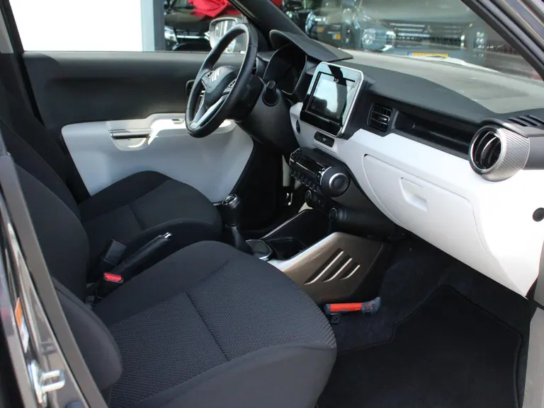 Suzuki Ignis 1.2 Smart Hybrid Style Multimediasysteem, Cruise control, Climate control, Stoelverwarming, Parkeercamera afbeelding 37