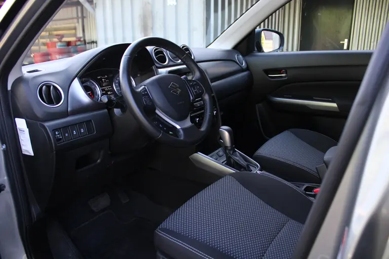 Suzuki Vitara 1.4 Boosterjet Select 141PK Automaat Achteruitrijcamera, Cruise Control, Voorstoelen Verwarmd, afbeelding 17