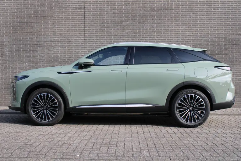 Omoda 9 SHS PHEV Premium 34,46 kWh Super Hybrid System, 20"LM velgen, Elek.schuif/kanteldak, Camera voor/achter, 1.500 kg trekgewicht afbeelding 2