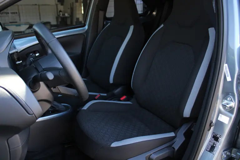 Toyota Aygo X 1.0 VVT-i S-CVT Pulse Achteruitrijcamera, Bluetooth, Cruise Control Adaptief, Apple Carplay/Android Auto afbeelding 6