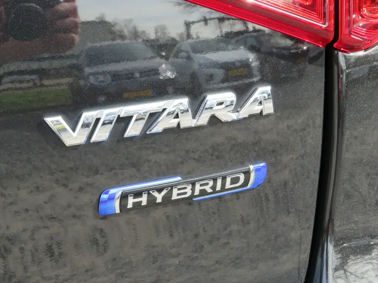 Suzuki Vitara 1.5 Hybrid Style AllGrip, Automaat, Panoramadak, Parkeersensoren, Alcantara/leer, ZEER COMPLEET! afbeelding 40