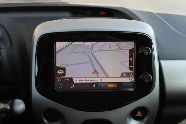 Toyota Aygo 1.0 VVT-i x-nav Achteruitrijcamera, Navigatie, Airco, Bluetooth afbeelding 17
