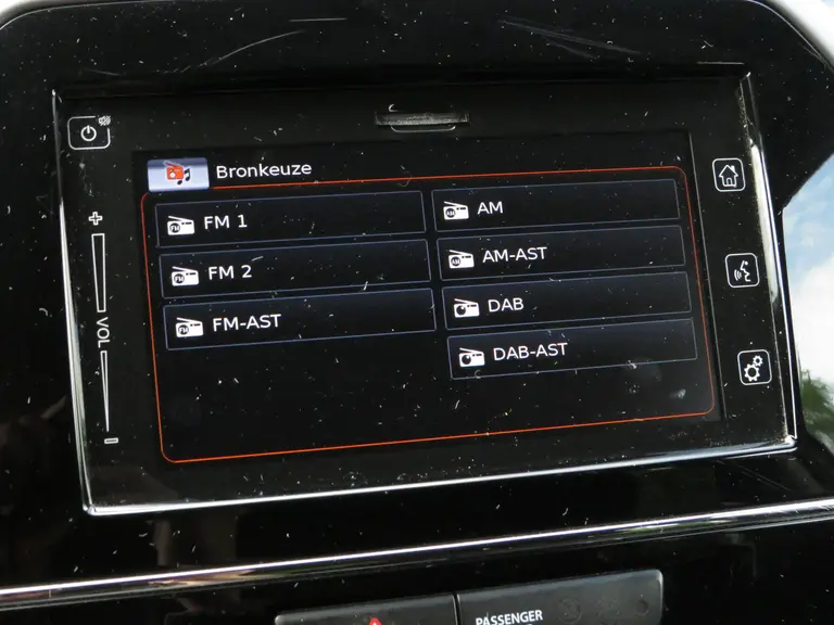 Suzuki Vitara 1.0 Boosterjet Select 1e Eig, Dealer Onderhouden, Cruise control En Android/Apple Carplay afbeelding 18
