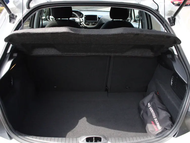 Peugeot 208 Signature 1.2 PureTech 82PK Navigatie, Parkeerhulp achter, Cruise Controle, Apple Carplay/Android Auto afbeelding 11