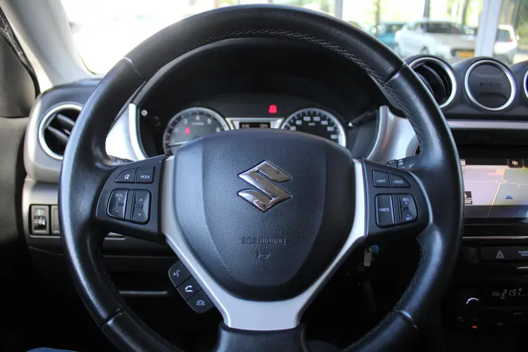 Suzuki Vitara 1.6 Rhino 1e eigenaar, Trekhaak, Nieuwe 17 inch! afbeelding 24