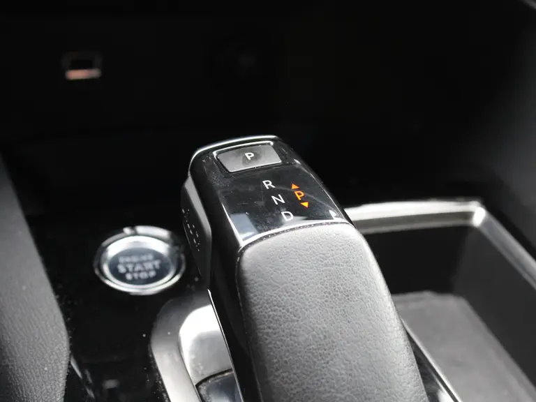 Peugeot 3008 1.2 PureTech 130PK Allure Automaat Navigatie, Achteruitrijcamera, Keyless, Elektrische Achterklep, Perkeersensoren afbeelding 33