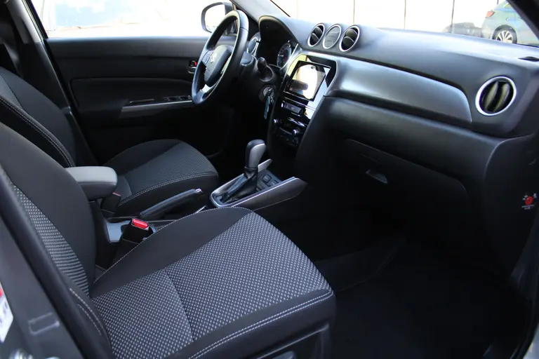 Suzuki Vitara 1.4 Boosterjet Select 141PK Automaat Achteruitrijcamera, Cruise Control, Voorstoelen Verwarmd, afbeelding 21