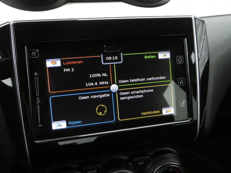 Suzuki Swift 1.0 Stijl Smart Hybrid Turbo, Trekhaak, 17 inch, Achteruitrijcamera, Carplay en Dealer onderhouden! afbeelding 14