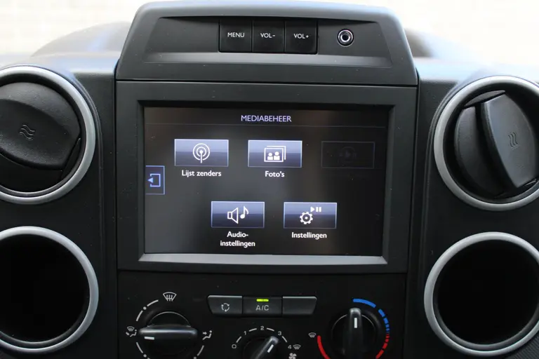 Peugeot Partner 120 1.6 BlueHDi 75 L1 Première Trekhaak, Parkeersensor achter, Cruise Control, Airco afbeelding 18