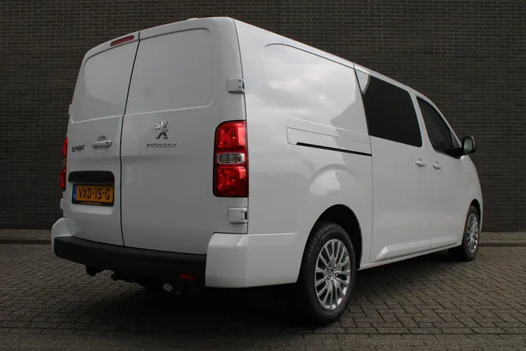 Peugeot Expert 2.0 BlueHDI 145PK L3 Dubbele Cabine Navigatie, Achteruitrijcamera, Trekhaak Afneembaar, Airco, Parkeersensoren Achter, Bluetooth, Cruise Control afbeelding 4
