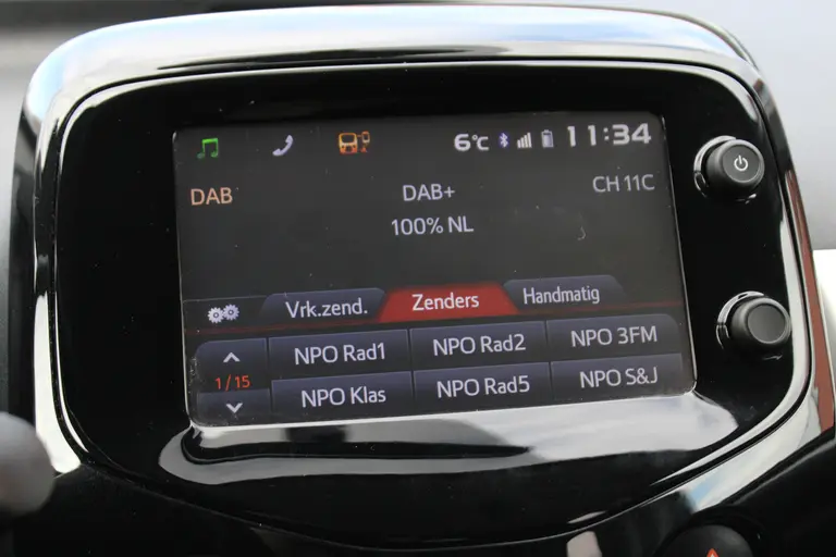 Toyota Aygo 1.0 VVT-i x-pose 70PK Automaat Vouwdak Elektrisch, Navigatie, Climate Control, Carplay/Android Auto afbeelding 27
