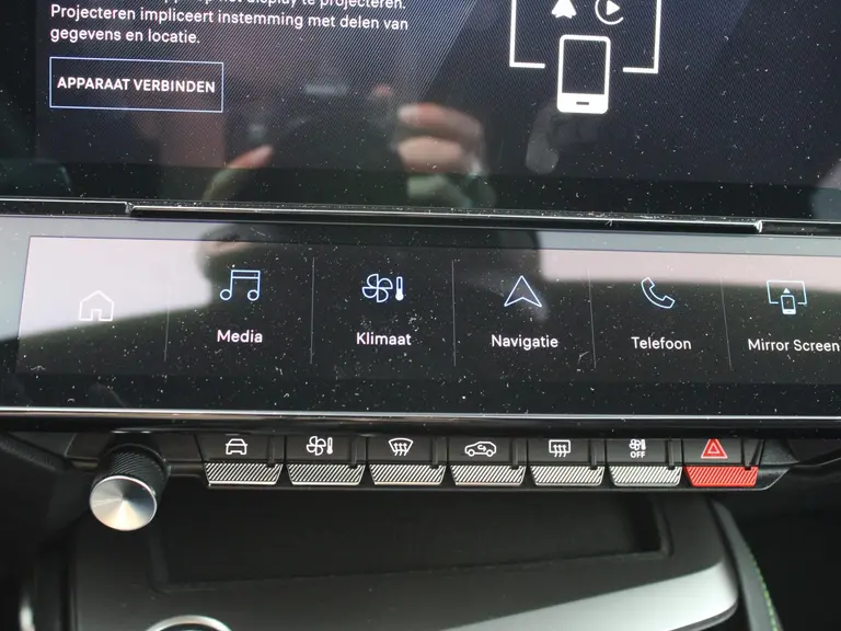 Peugeot e-308 SW GT 54 kWh 156PK Navigatie, Achteruitrijcamera, Stoel en Stuurverwarming, Parkeersensoren Voor & Achter afbeelding 30