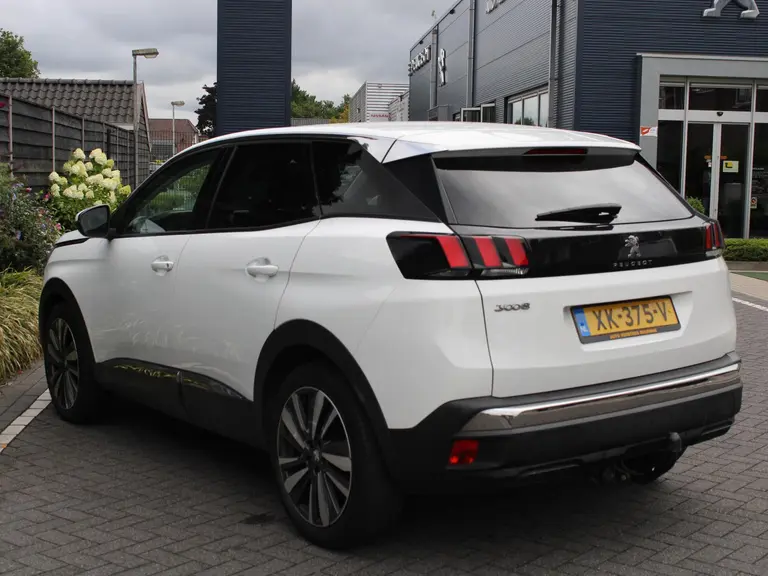 Peugeot 3008 Allure 1.2 PureTech 130PK Trekhaak, AppleCarPlay/AndroidAuto Navigatie, Lichtmetalen velgen, Parkeerhulp voor & achter afbeelding 6