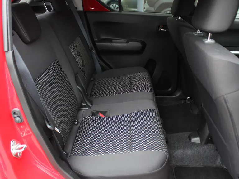 Suzuki Ignis 1.2 Smart Hybrid Style, Stijl , Cruise Control, Keyless en Navigatie afbeelding 17