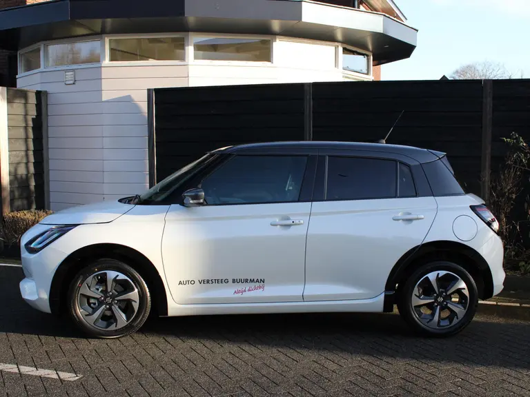 Suzuki Swift Style 1.2 Smart Hybrid 85PK CVT Automaat Two-Tone dak, Climate Control, Navigatie, Lichtmetalen velgen, Zwarte Wielkast randen afbeelding 4