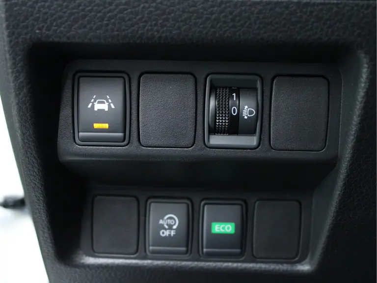 Nissan QASHQAI 1.2 N-Connecta Automaat Trekhaak, Panoramadak, Cruise en Climate Control, Achteruitrijcamera afbeelding 31