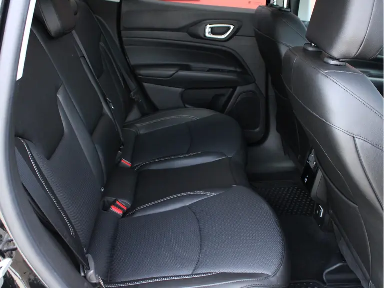 Jeep Compass 1.5T e-Hybrid Altitude Rondomzicht Camera, Stoelventilatie & -verwarming, Cruise & Climate Control afbeelding 40