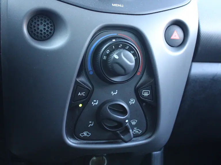Peugeot 108 Active 1.0 e-VTi 72PK 5DRS Airco, Bluetooth, DAB, Elektrische Ramen, Centrale Deurvergrendeling, Led Dagrijverlichting afbeelding 20