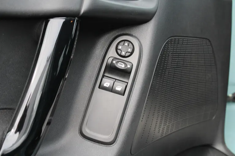 Citroën C3 1.2 PureTech Feel Edition CruiseControl, Bluetooth, Airco, All-season banden afbeelding 12