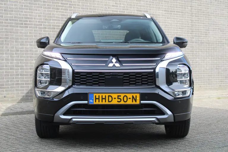 Mitsubishi Outlander 2.4 PHEV First Edition 20" LM velgen, Stuur+stoelverwarming, Standkachel, Premium audio, PDC V+A, afbeelding 6