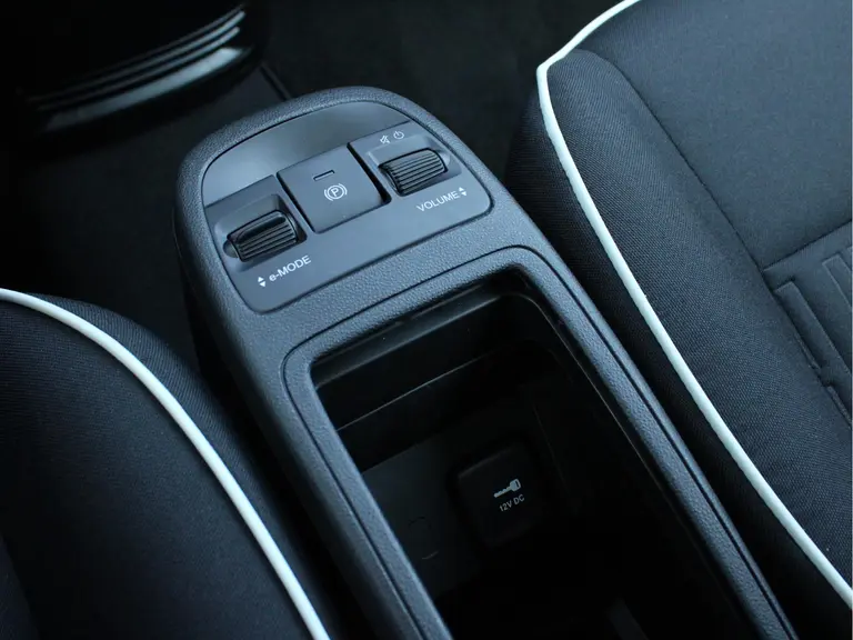 Fiat 500 42 kWh inclusief batterijtest Cruise en Climate Control, Parkeersensoren Voor en Achter, Carplay/Android Auto afbeelding 20
