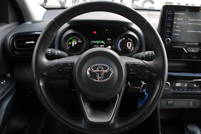 Toyota Yaris Cross 1.5 Hybrid Achteruitrijcamera, Bluetooth, Cruise Control Adaptief, Climate Control afbeelding 27