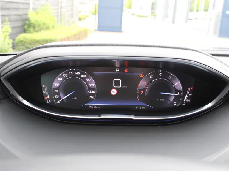 Peugeot 3008 GT 1.2 PureTech 130PK EAT8 Automaat Navigatie, Keyless, Elektrische Kofferbak, Stoelverwarming, Adaptieve Cruise Control afbeelding 20