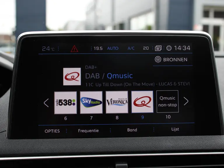 Peugeot 3008 GT Line 1.6 PureTech 180PK EAT8 Automaat Navigatie, Keyless, Achteruitrijcamera, Panoramadak, Elektrische Kofferbak afbeelding 27