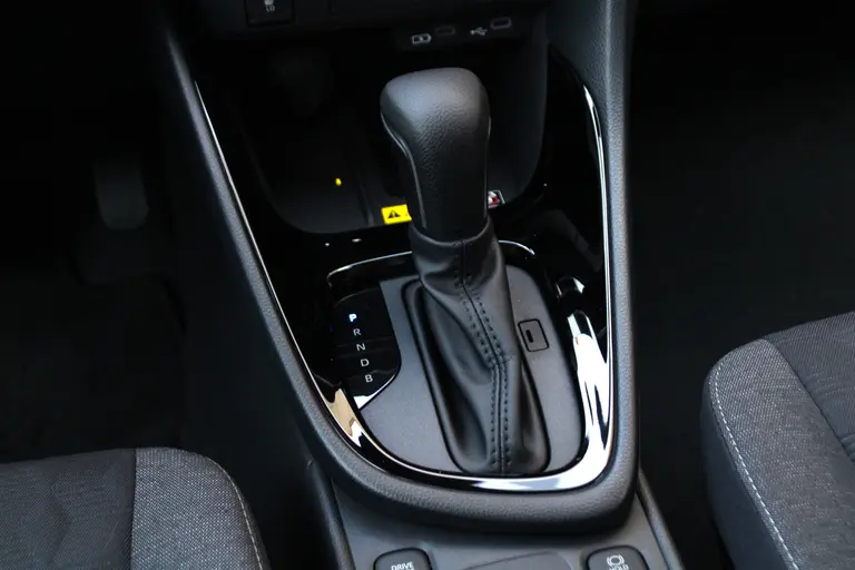 Toyota Yaris 1.5 Hybrid 115 Teamplayer Achteruitrijcamera, Parkeersensoren voor en achter, Airco Automatisch, Cruise Control Adaptief afbeelding 14