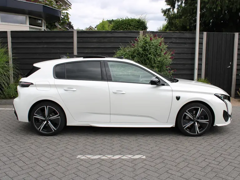 Peugeot 308 GT Pack Business 1.6 HYbrid 180PK EAT8 Automaat ,Leder, Panoramadak, Navigatie, Rondomzichtcamera, Keyless, Stuurwielverwarming afbeelding 9