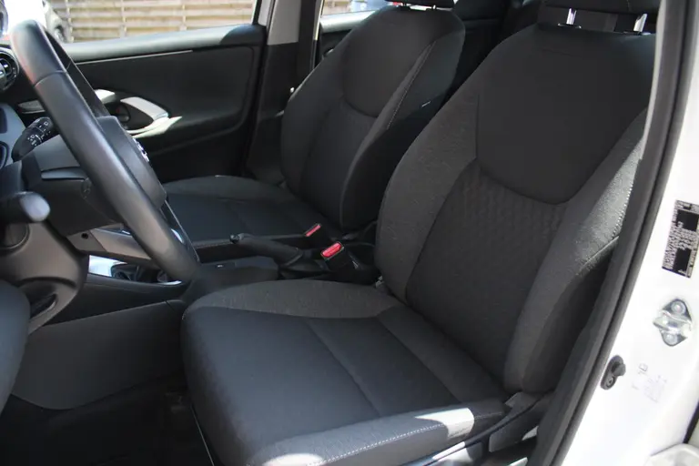 Toyota Yaris 1.0 VVT-i Active Achteruitrijcamera, Bluetooth, Cruise Control Adaptief, Apple Carplay/Android Auto afbeelding 6