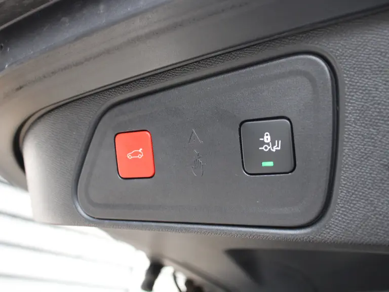Peugeot 3008 1.2 PureTech 130PK Allure Automaat Navigatie, Achteruitrijcamera, Keyless, Elektrische Achterklep, Perkeersensoren afbeelding 14