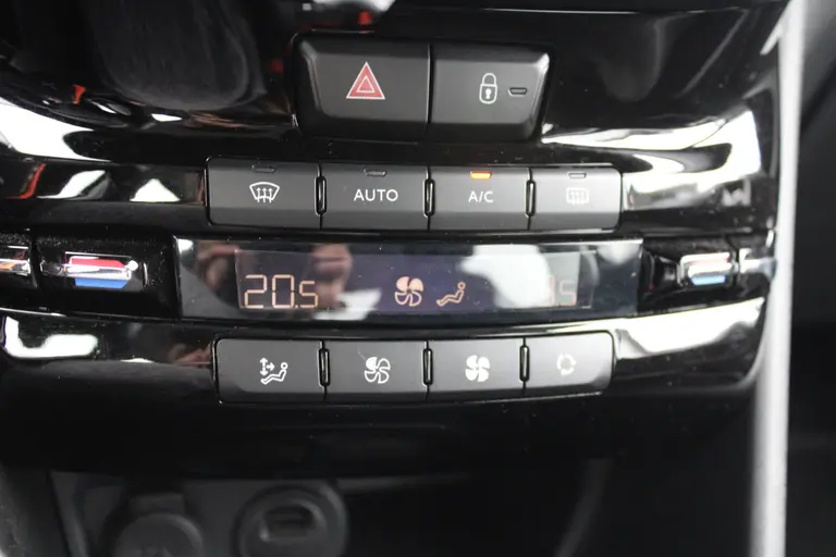 Peugeot 208 1.2 PureTech Allure afbeelding 23