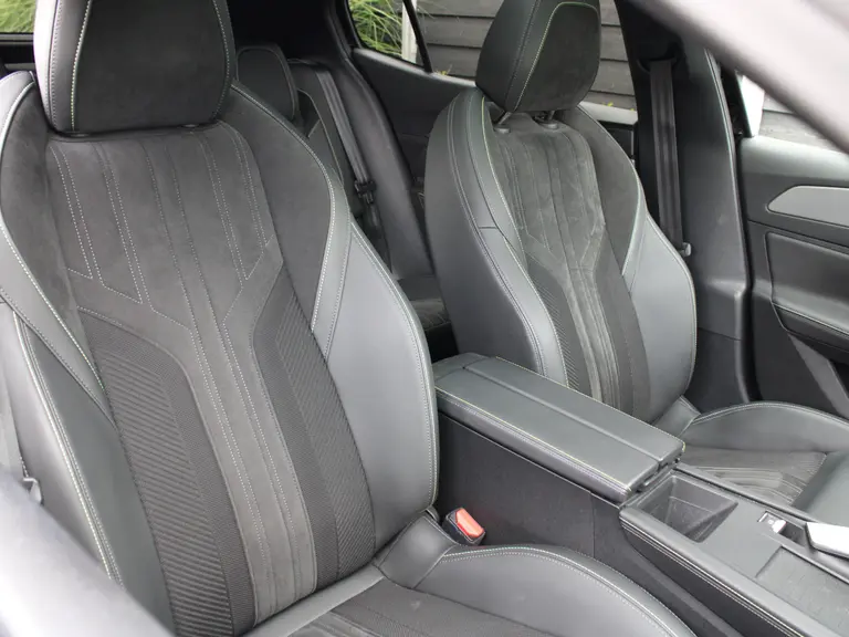Peugeot 408 GT 1.2 PureTech 130PK EAT8 Automaat Navigatie, Rondomzichtcamera, Stoelverwarmig, Massage, Stuurverwarming, Panoramadak, Trekhaak afbeelding 20