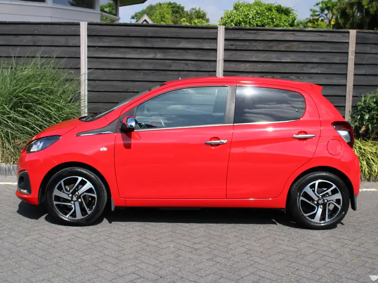 Peugeot 108 Allure 1.0 e-VTi 70PK 5DRS Navigatie, Achteruitrijcamera, Keyless Entry & Start, Cimate Control afbeelding 4