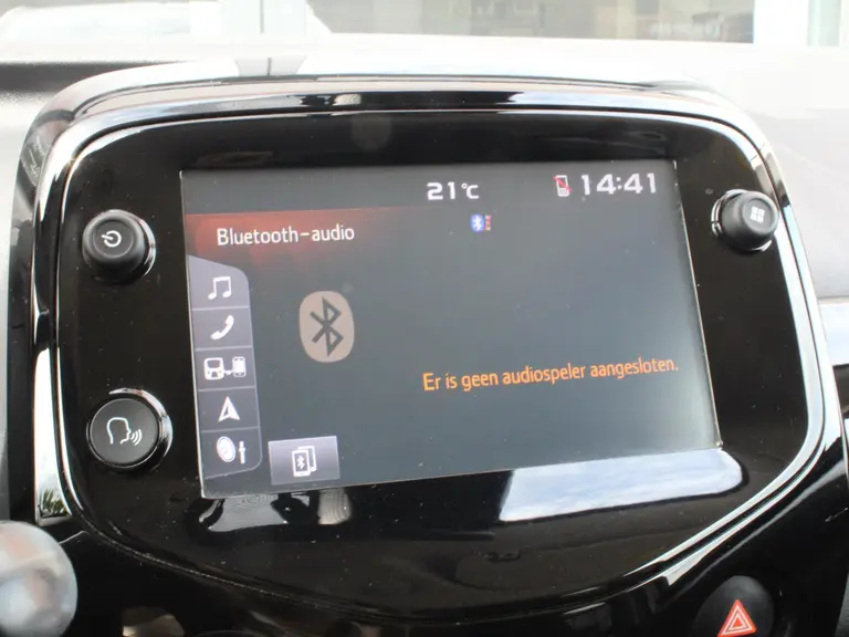 Peugeot 108 1.0 e-VTi 72PK GT-Line Achteruitrijcamera, Navigatie, Apple Carplay/Android Auto afbeelding 18