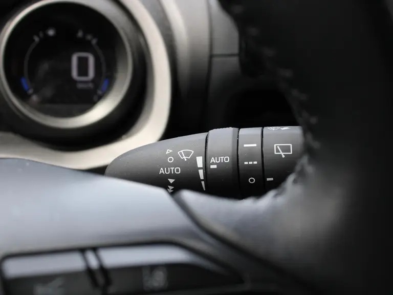 Toyota Yaris Dynamic 1.5 Hybrid 115PK Automaat Lichtmetalen velgen, Achteruitrij camera, Climate Control, KeylessEntry, AppleCarplay/Android Auto Navigatie afbeelding 28