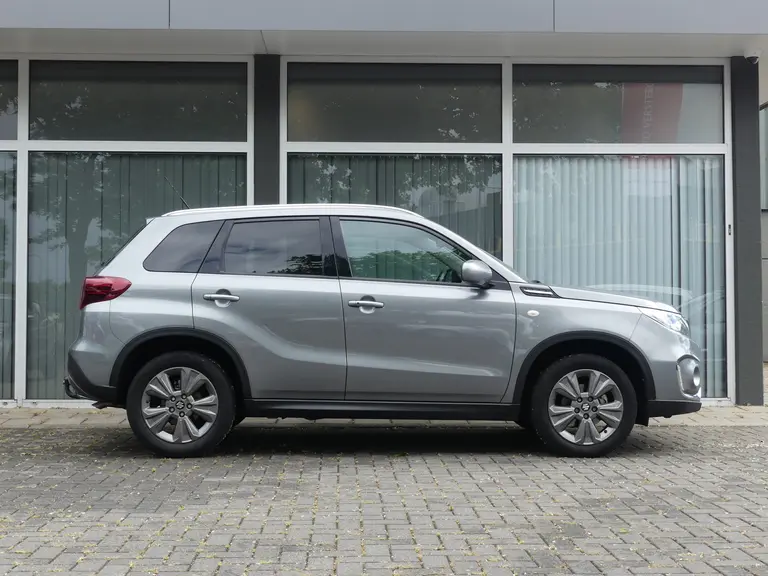 Suzuki Vitara 1.4 Boosterjet Select Smart Hybrid Automaat Trekhaak, Navigatie, Cruice & Climate control afbeelding 2