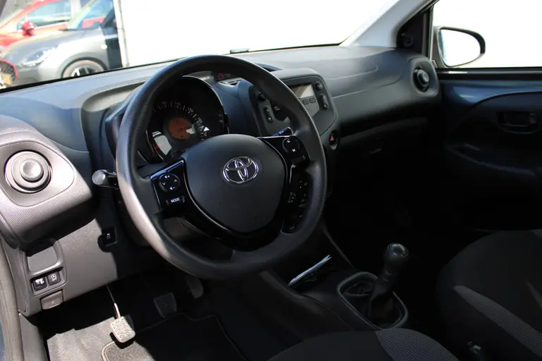 Toyota Aygo 1.0 VVT-i x-fun Elektr. ramen voor, Start/Stop Systeem, Airco, All-Season banden afbeelding 23